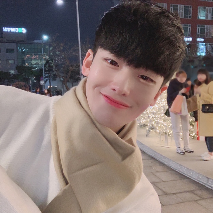 The Profile Image Avatar of w__ing_ - 우인