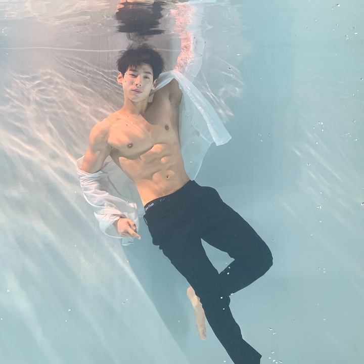 The Profile Image Avatar of yunjungwoo - 쩡우쓰