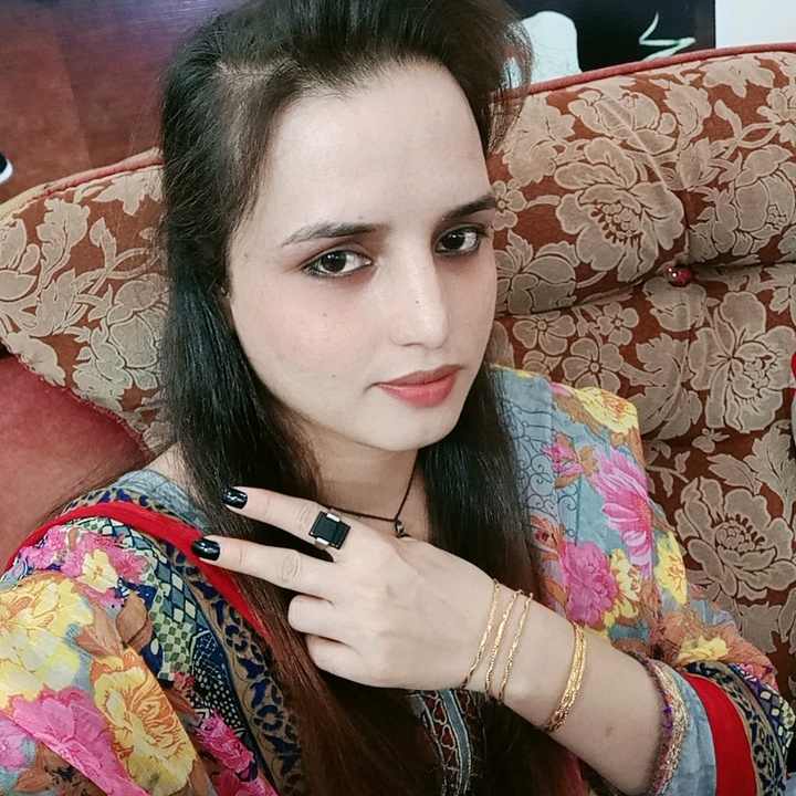 The Profile Image Avatar of user727188098096410 - Chandni