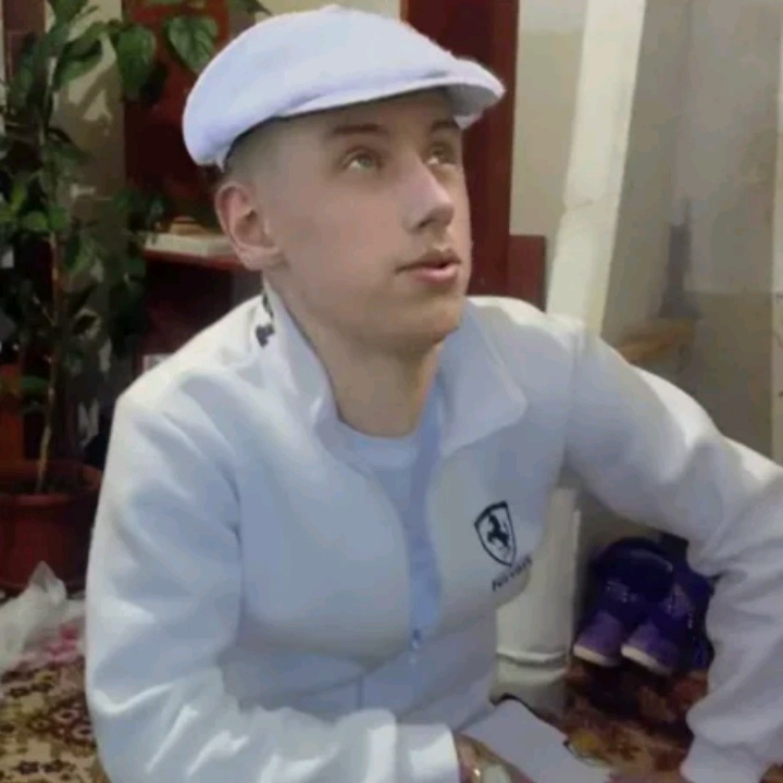 белый элегантный. классические элегантные платья. строгие платья для женщин. белый элегантный. свежесть белый.