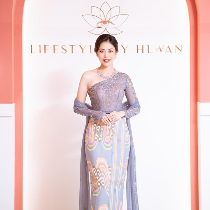 KhinHlwan(Lifestyle by Hlwan) - suara asli