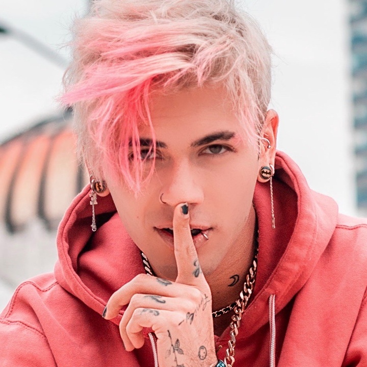 The Profile Image Avatar of helianevans - Helian Evans 