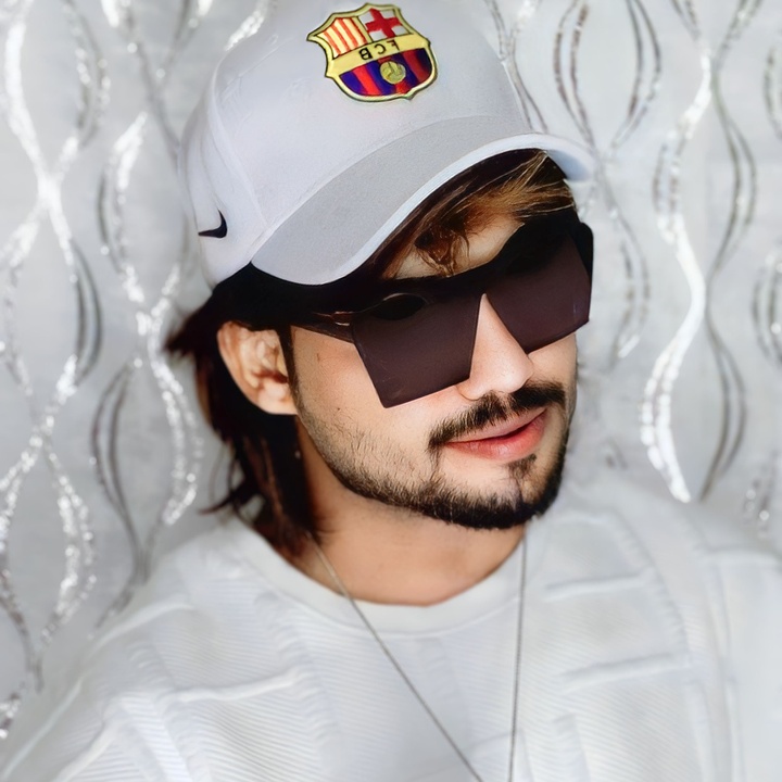 👑 𝖒𝖚𝖘𝖆𝖋𝖎𝖗  👑 - suara asli