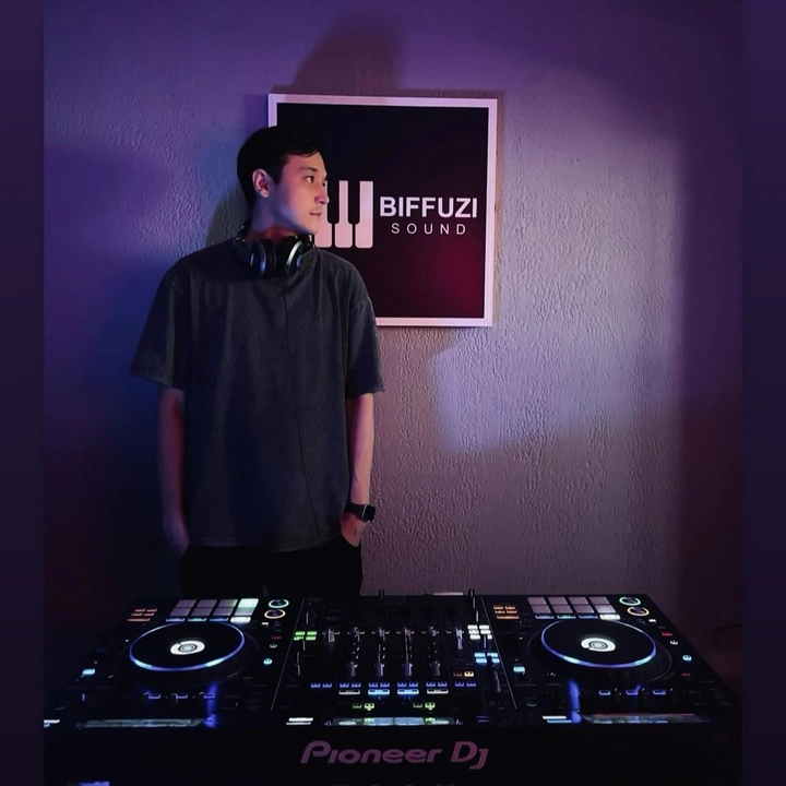 @biff_uzi