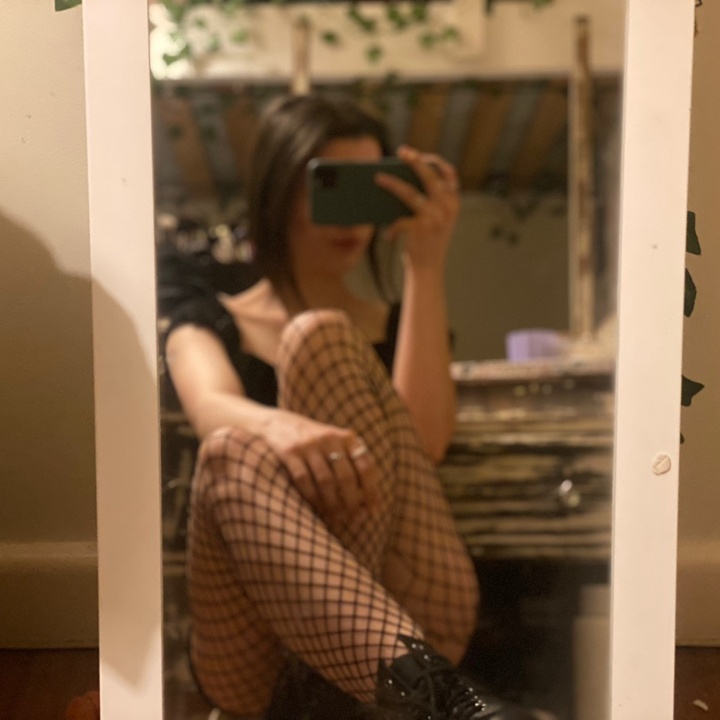 @justbiteemeeee