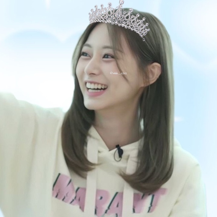 Suui year. Роналду siuu. Криштиану роналду siu. Криштиану роналду siuuu. Suui year.