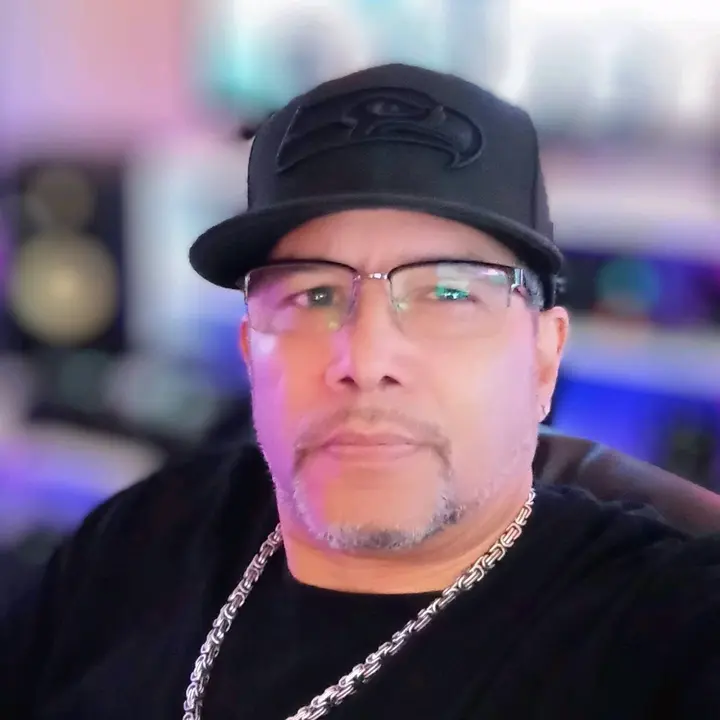 holdenmusic808