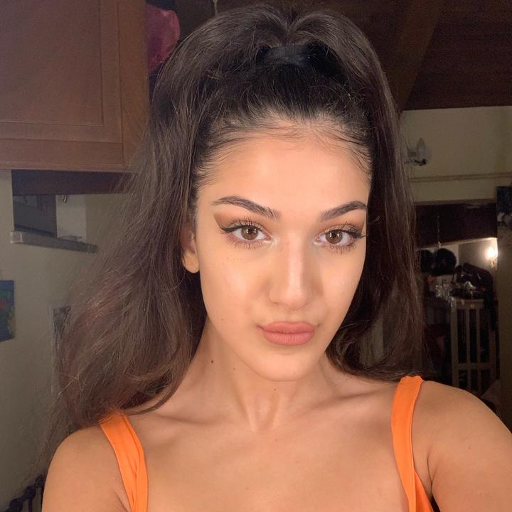 The Profile Image Avatar of elenahazinah - ELÈNA HAZINAH