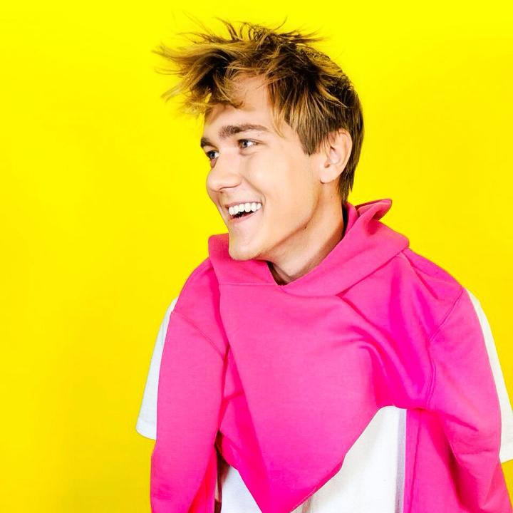 The Profile Image Avatar of artemmkeyy - Артем Кей