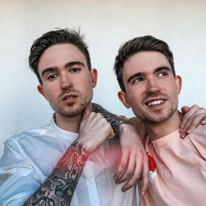 The Profile Image Avatar of handstootwins - Artem & Ruslan