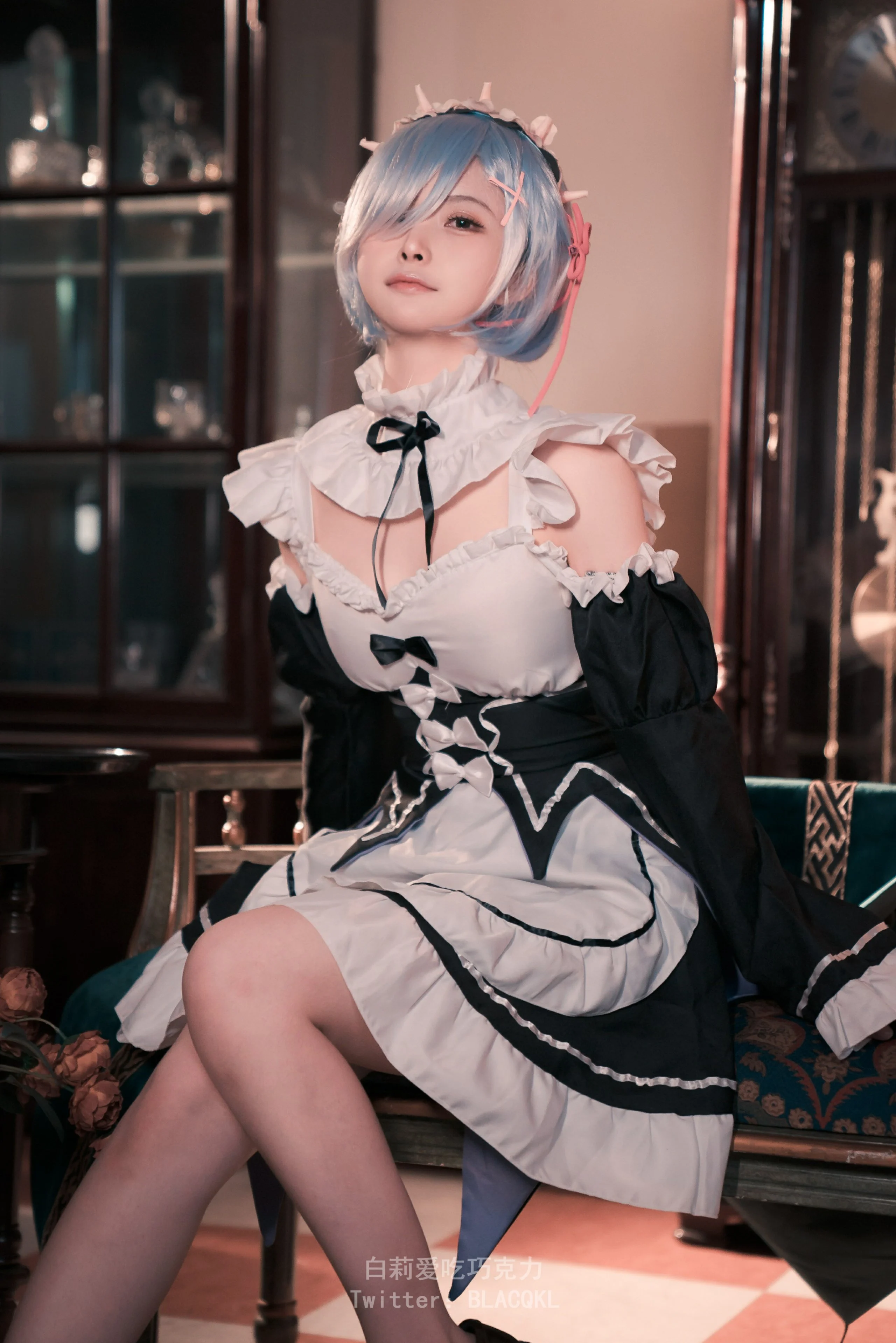 Đọc truyện hentai Tuyển tập Albums siêu phẩm Cosplay - Chap 497 - [Bai Li loves chocolate] Rem maid outfit