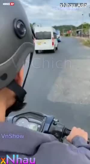 Lộ clip sex cặp đôi du lịch Phú Quốc chịch public từ trong rừng cho tới khách sạn (Lộ clip sex cặp đôi du lịch Phú Quốc chịch public từ trong rừng cho tới khách sạn) [26]