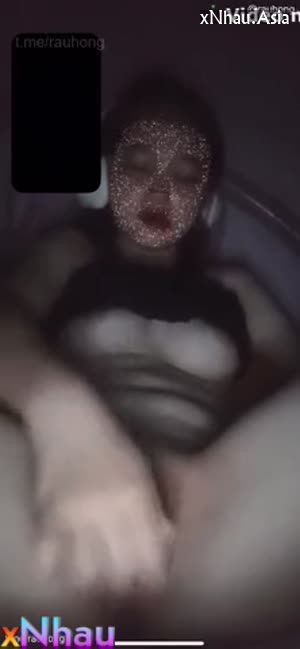 Video call chat sex với e rau non trong đêm đc e dùng tay móc lồn dâm cực bạo cho xem (Video call chat sex với e rau non trong đêm đc e dùng tay móc lồn dâm cực bạo cho xem) [26]