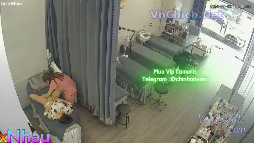 Hack camera tiệm spa của mấy chị triệt lông lồn đang hót mấy hôm nay ~ Phần 2