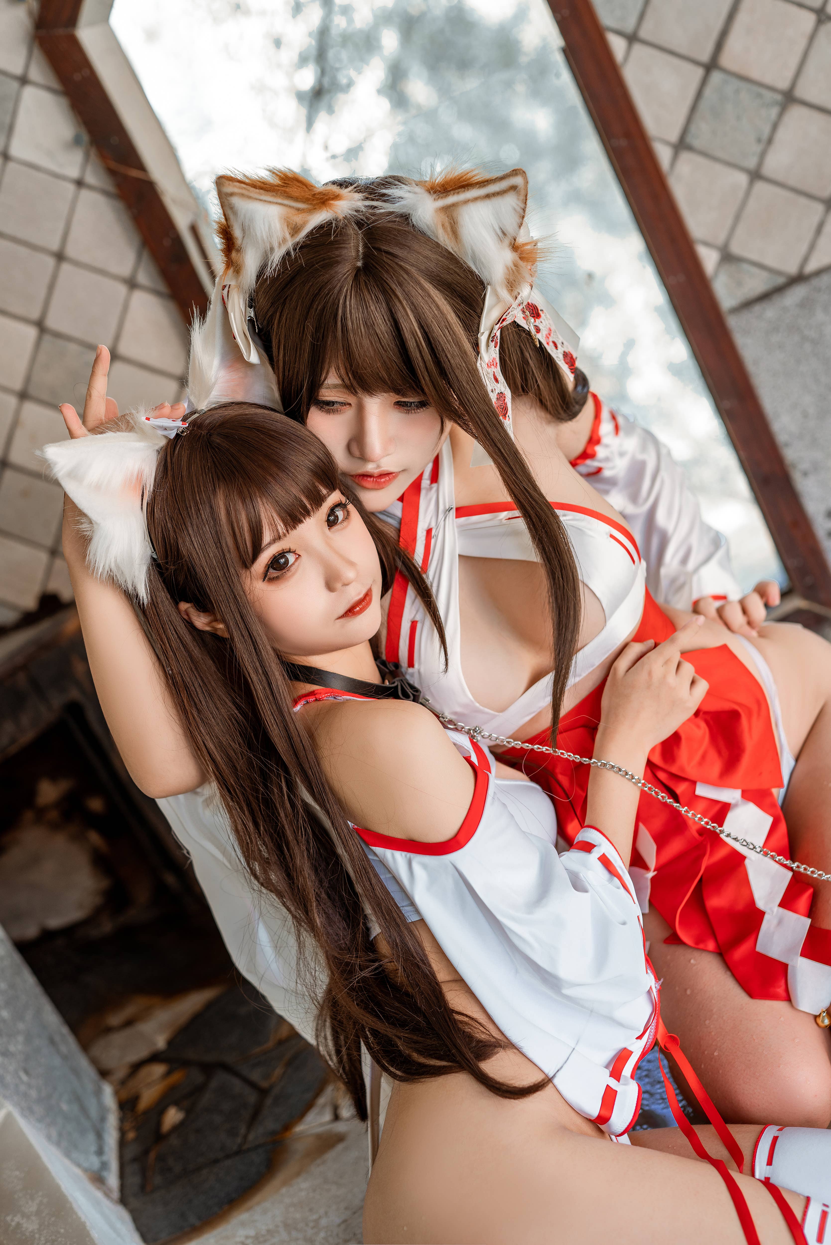 Đọc truyện hentai Tuyển tập Albums siêu phẩm Cosplay - Chap 1341 - Foolish Momo - & A Smile of Fragrance, Two-Person Fox
