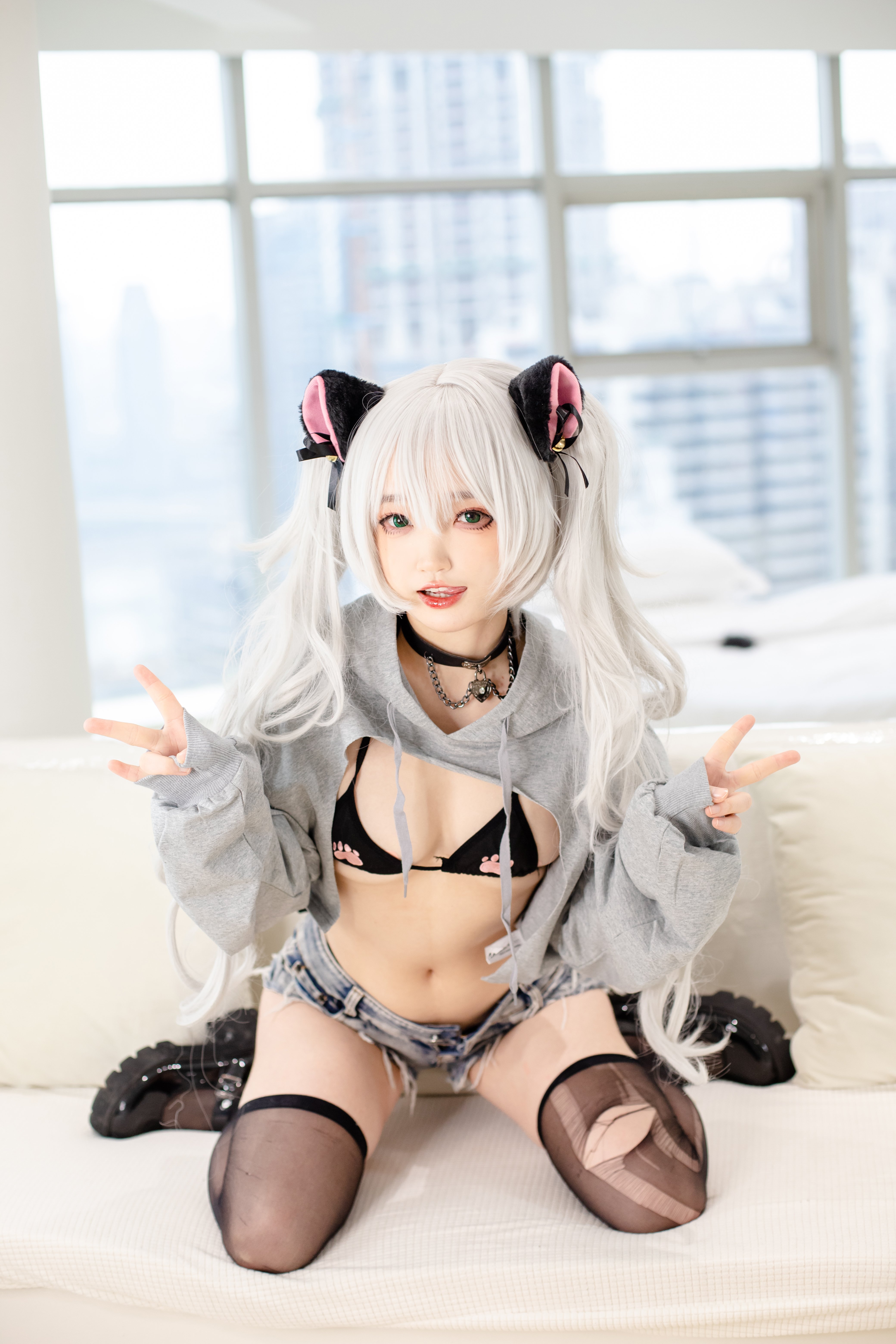 Đọc truyện hentai Tuyển tập Albums siêu phẩm Cosplay - Chap 281 - Nagari Kanzawa - No.007 - Áo nỉ và quần jean lụa đen
