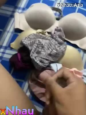 áo vú quần xì của mẹ kế với chị 2 quần lót su của mấy con cấp 2 (áo vú quần xì của mẹ kế với chị 2 quần lót su của mấy con cấp 2) [26]