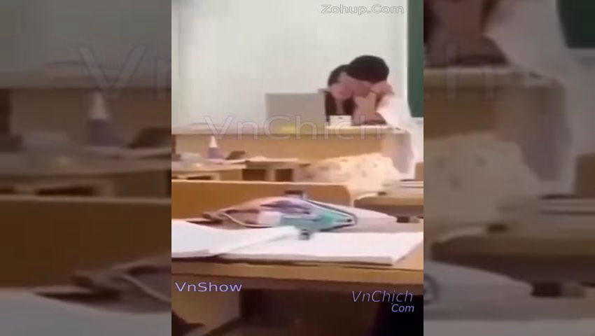 Vụ cô giáo và học sinh hun nhau đang hot trên mạng nè ~ Clip hot