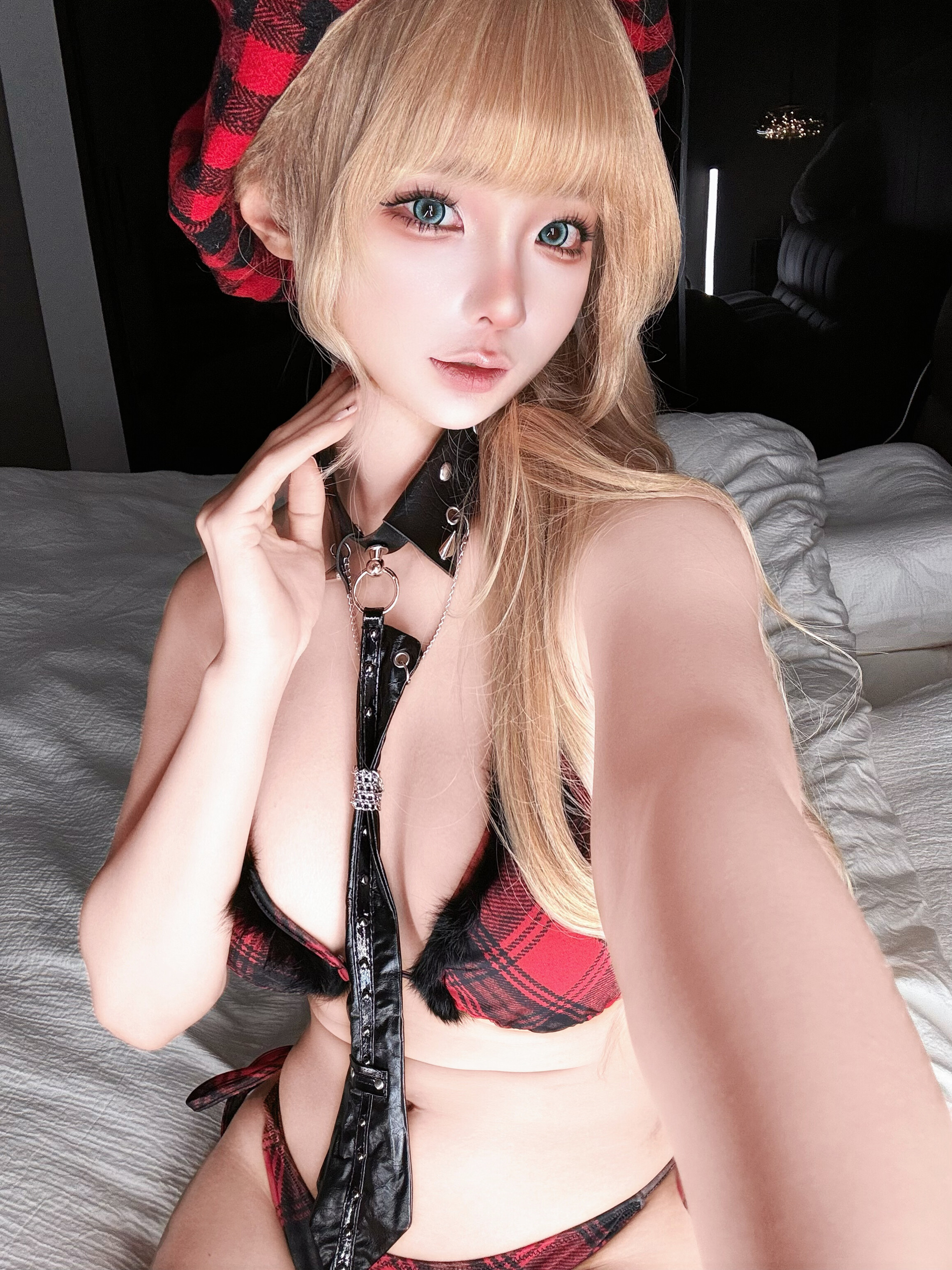 Đọc truyện hentai Tuyển tập Albums siêu phẩm Cosplay - Chap 1268 - Stupid Momo - Selfies in April