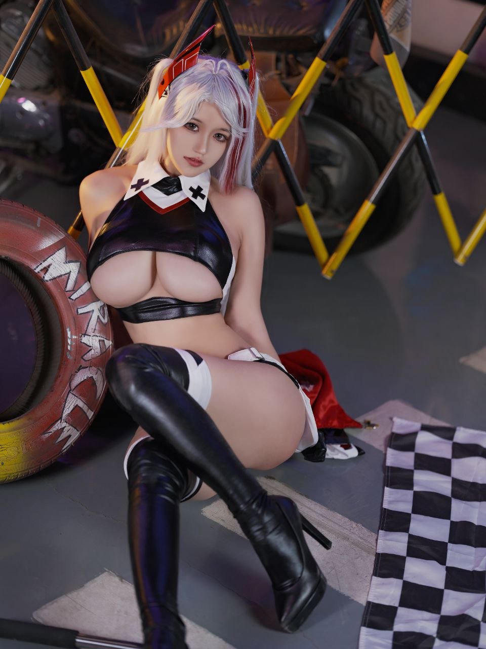 Đọc truyện hentai Tuyển tập Albums siêu phẩm Cosplay - Chap 439 - Chiyo Ogura - Captain Figure Racing Eugen