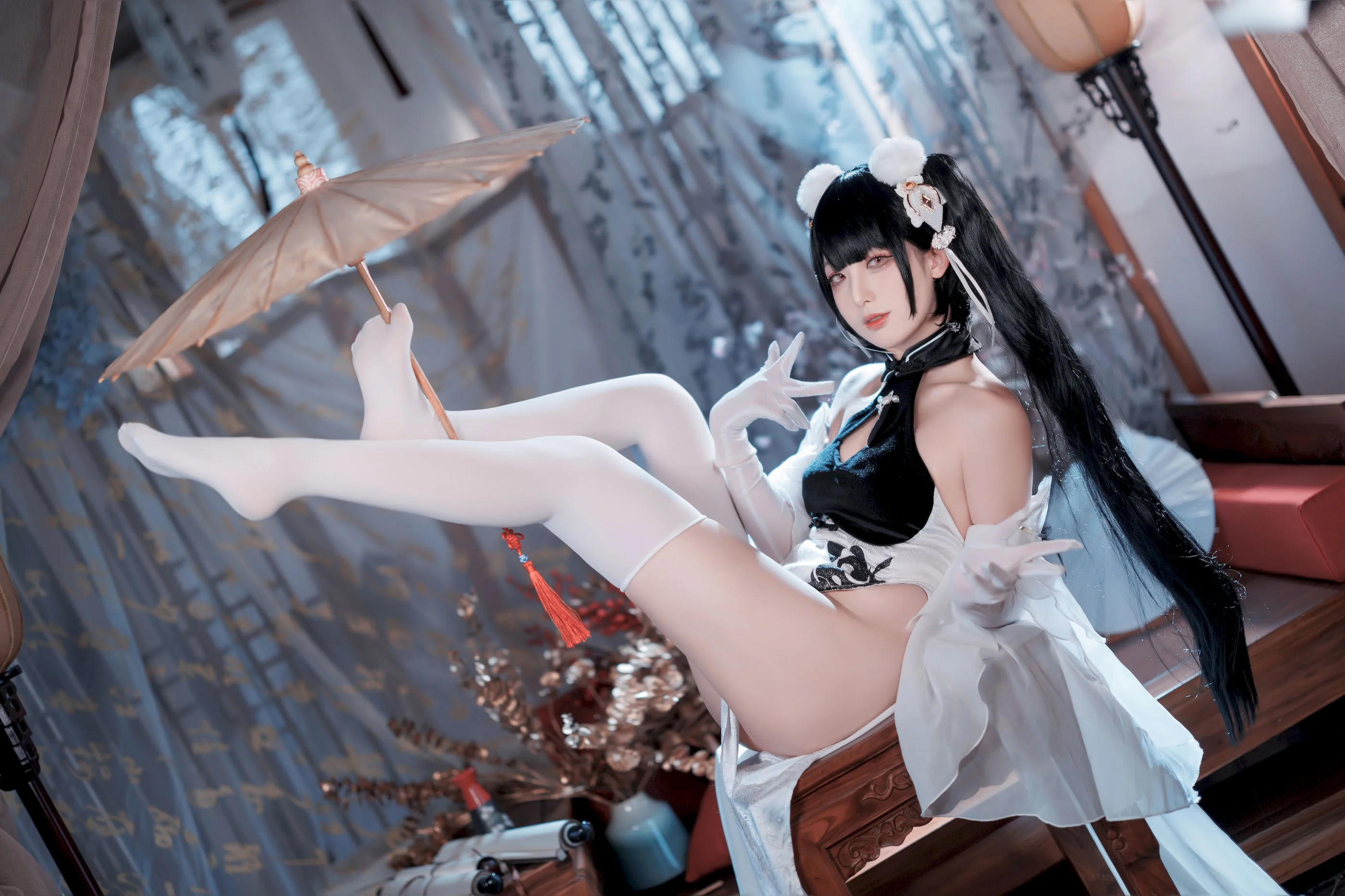 Đọc truyện hentai Tuyển tập Albums siêu phẩm Cosplay - Chap 1170 - The Frontier V - Azur Lane Peter Strasser Erotic Books and Jade