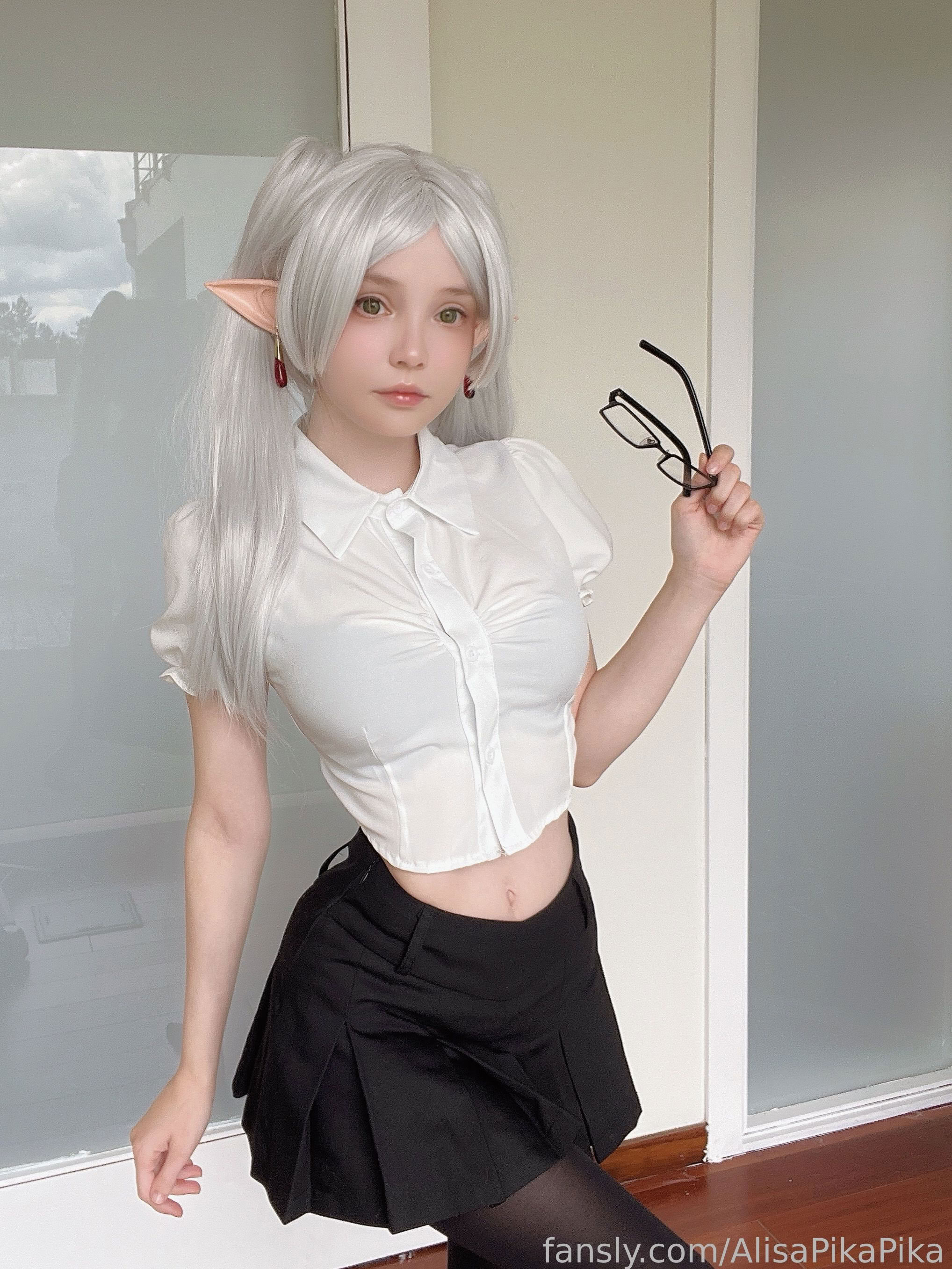 Đọc truyện hentai Tuyển tập Albums siêu phẩm Cosplay - Chap 1275 - Rocksy Light - OL Frieren