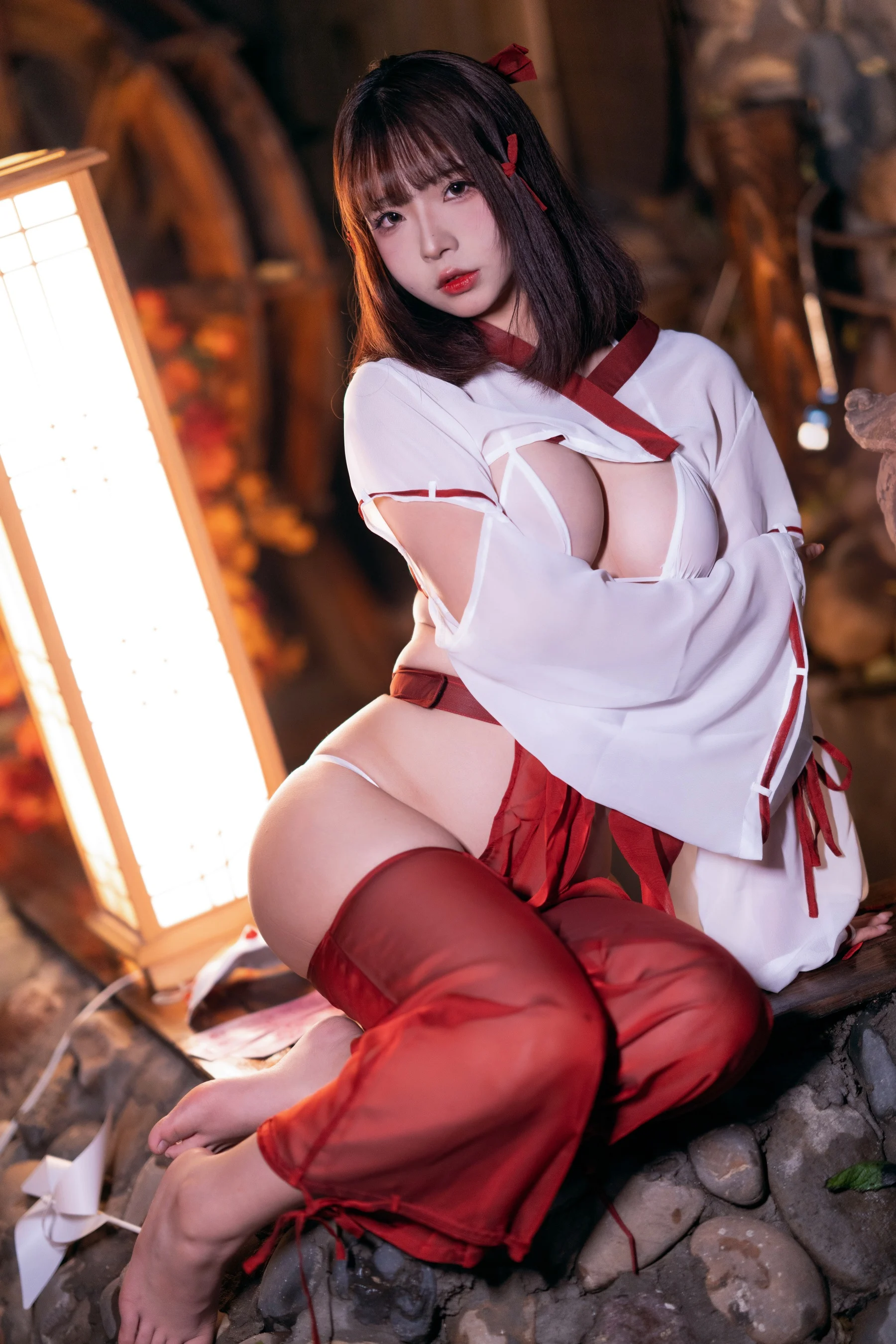 Đọc truyện hentai Tuyển tập Albums siêu phẩm Cosplay - Chap 147 - yuuhui Tamaki - Vu nữ đền thờ