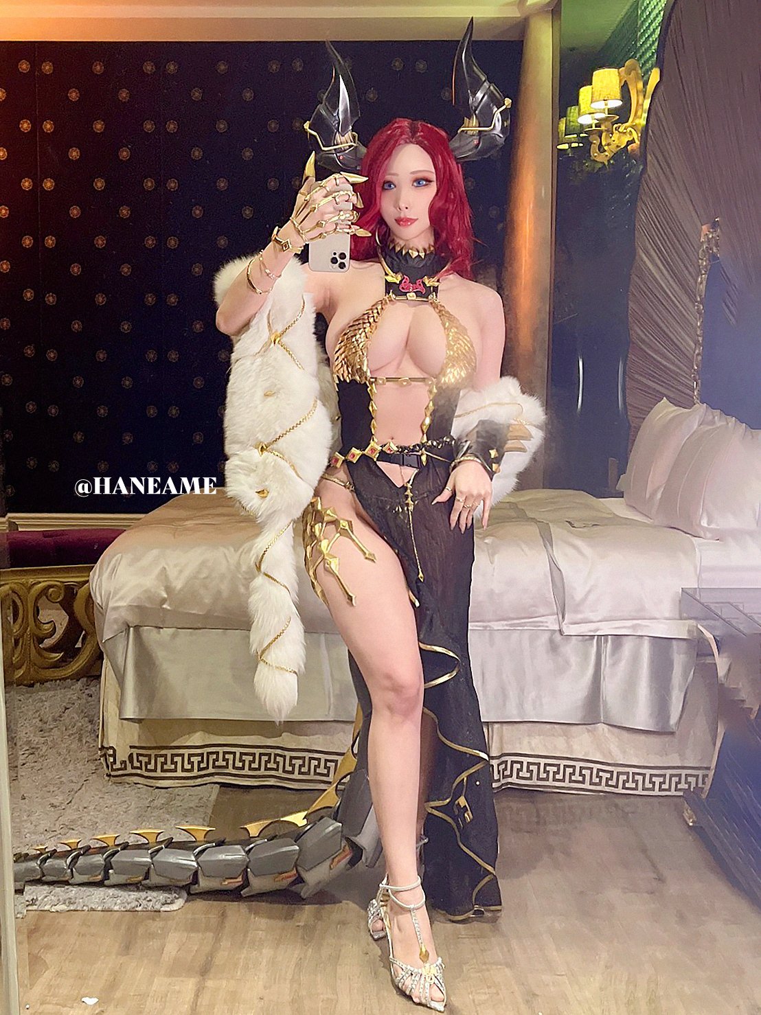 Đọc truyện hentai Tuyển tập Albums siêu phẩm Cosplay - Chap 633 - HaneAme - Crimson Dragon Queen