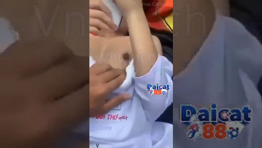 Mới tí tuổi đã ra bờ ra bụi đè địt nhau rồi quay clip làm kỷ niệm ~ Sex Viet69
