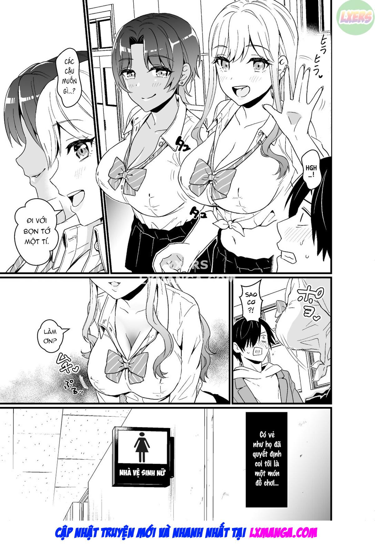 Đọc truyện hentai That Time Gyarus Asked Me To Grope Their Tits After Class - Oneshot