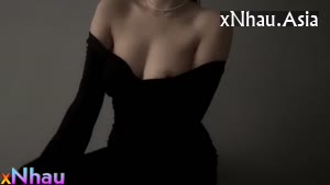 em sinh viên mặc đầm body đen khoe dáng đẹp vú to tròn (em sinh viên mặc đầm body đen khoe dáng đẹp vú to tròn) [26]