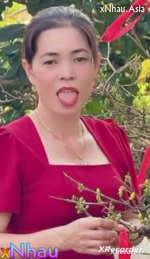 Cô giáo dâm đãng (Cô giáo dâm đãng) []