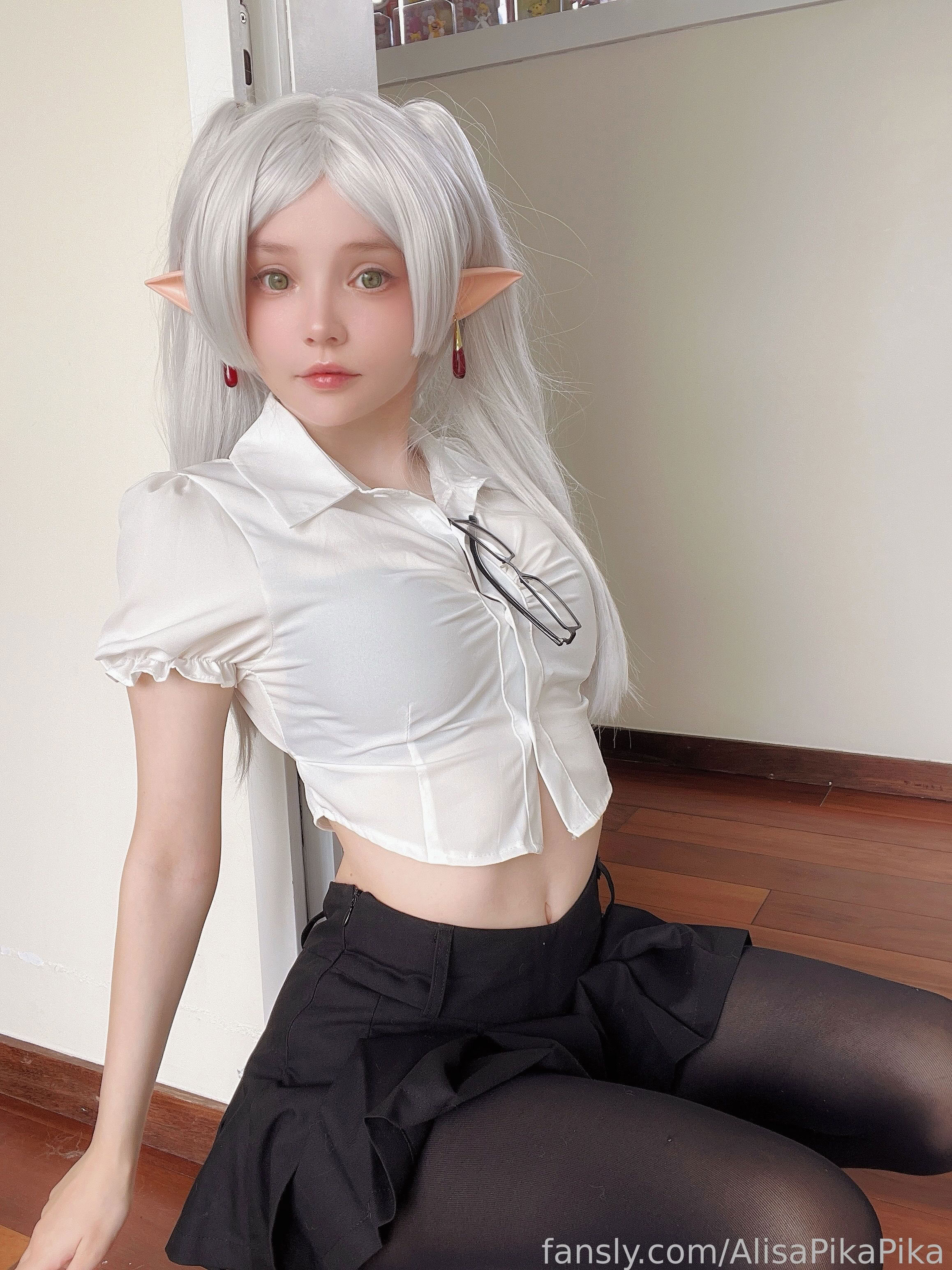Đọc truyện hentai Tuyển tập Albums siêu phẩm Cosplay - Chap 1275 - Rocksy Light - OL Frieren