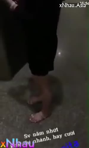 Giúp e sinh viên Pita Bê đồ, Được e lên Sục Cu Bóp Vú Lút cán địt nhau quay video sex (Giúp e sinh viên Pita Bê đồ, Được e lên Sục Cu Bóp Vú Lút cán địt nhau quay video sex) [26]