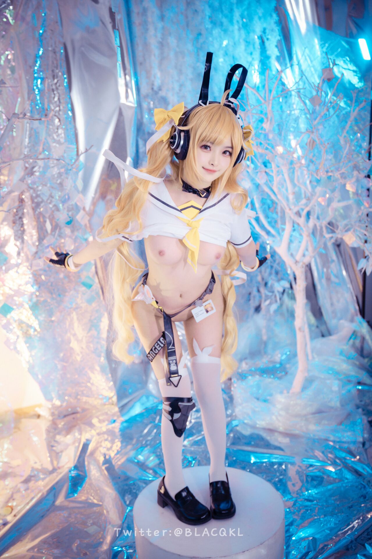 Đọc truyện hentai Tuyển tập Albums siêu phẩm Cosplay - Chap 600 - Bai Li loves chocolate - Angela