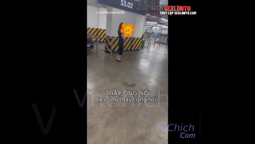 Kèo hẹn em hàng ở bãi xe Vincom. Nói chung khá chuẩn về thân hình và độ chuyên nghiệp. ~ Sex Viet69