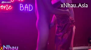 Game show quán bar, E học sinh vuốt trụ djt nhau vs học sinh may mắn (Game show quán bar, E học sinh vuốt trụ djt nhau vs học sinh may mắn) [26]