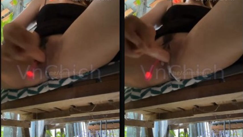 jessical đang uống cafe mà nứng quá nên phải thủ dâm cực mạnh cho hết nứng ~ Sex VnShow