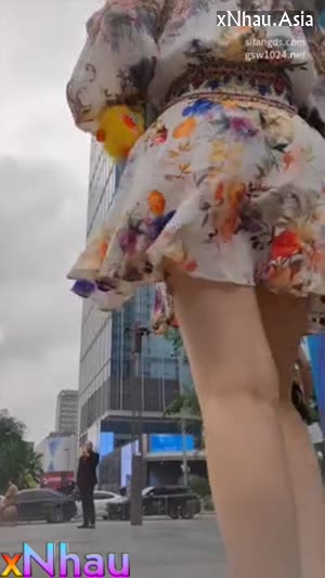 Quay lén đường phố,quay lén dưới váy e teen xinh đẹp mặc đồ lót siêu bó lộ mông to (Quay lén đường phố,quay lén dưới váy e teen xinh đẹp mặc đồ lót siêu bó lộ mông to) [26]