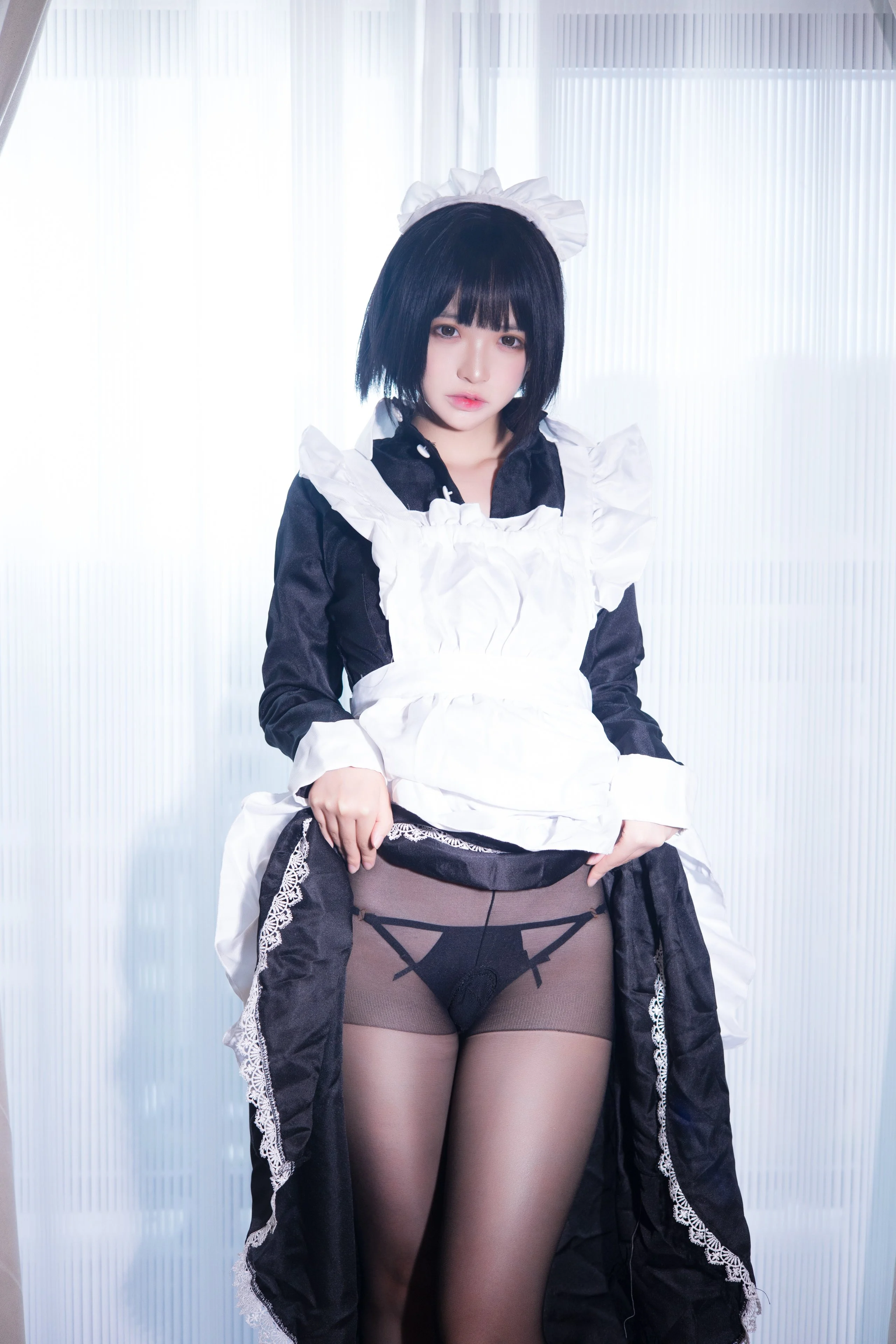 Đọc truyện hentai Tuyển tập Albums siêu phẩm Cosplay - Chap 587 - Crazy Cat SS-Black Silk Maid