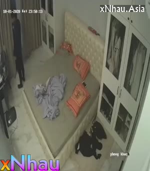 Bà dì khát tình bấy lâu thủ dâm hôm nay hẹn được phi công trẻ về bú lồn (Bà dì khát tình bấy lâu thủ dâm hôm nay hẹn được phi công trẻ về bú lồn) [26]