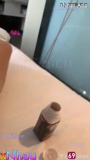 Em sinh viên ngoan hiền anh còn bắt em vừa bú cu vừa ăn kem trên chim anh 2 (Em sinh viên ngoan hiền anh còn bắt em vừa bú cu vừa ăn kem trên chim anh 2) [26]
