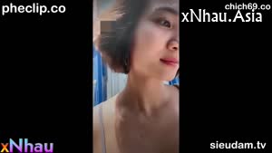 Thần dâm Rosababy livetream show hàng public vạch áo cho chú bảo vệ chụp vú bự (Thần dâm Rosababy livetream show hàng public vạch áo cho chú bảo vệ chụp vú bự) [26]