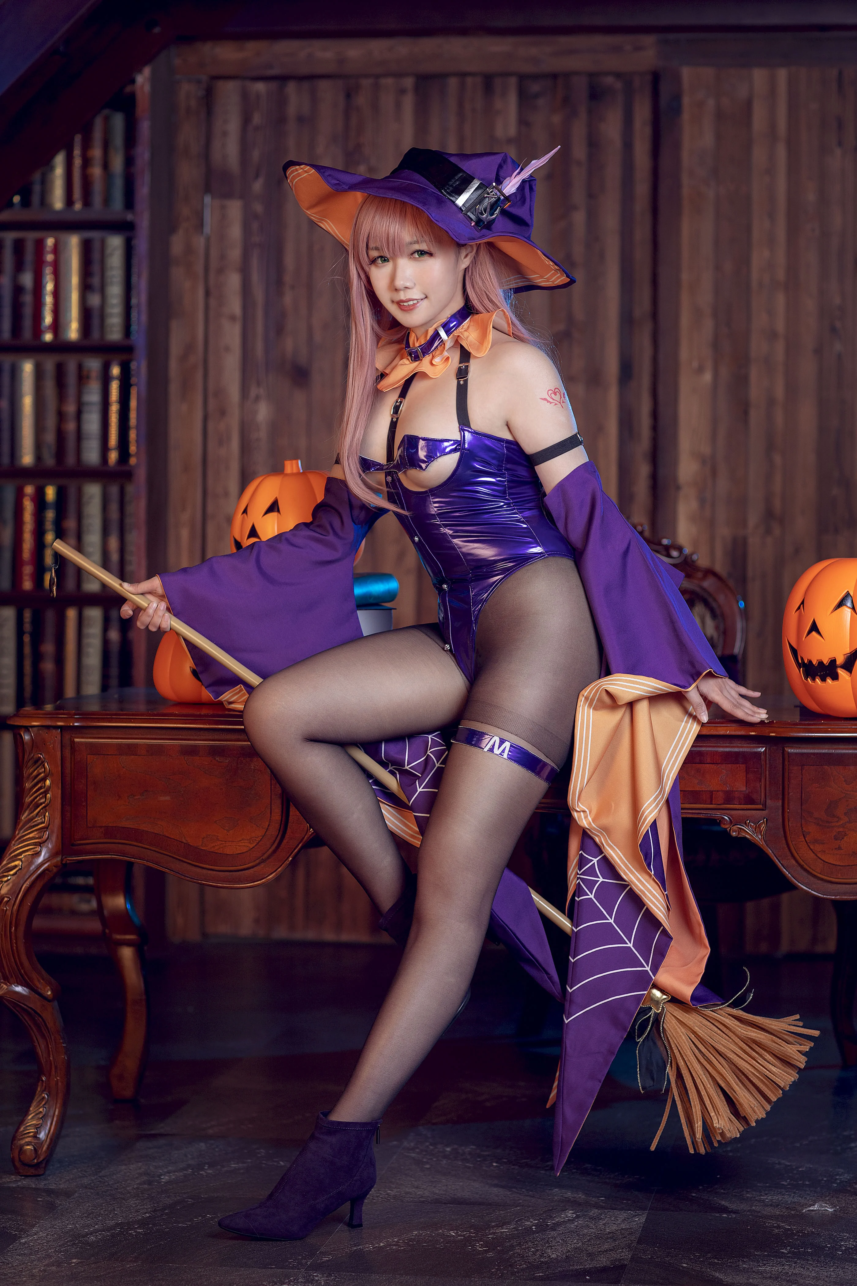 Đọc truyện hentai Tuyển tập Albums siêu phẩm Cosplay - Chap 1176 - Mahua Sauce - Memphis Halloween