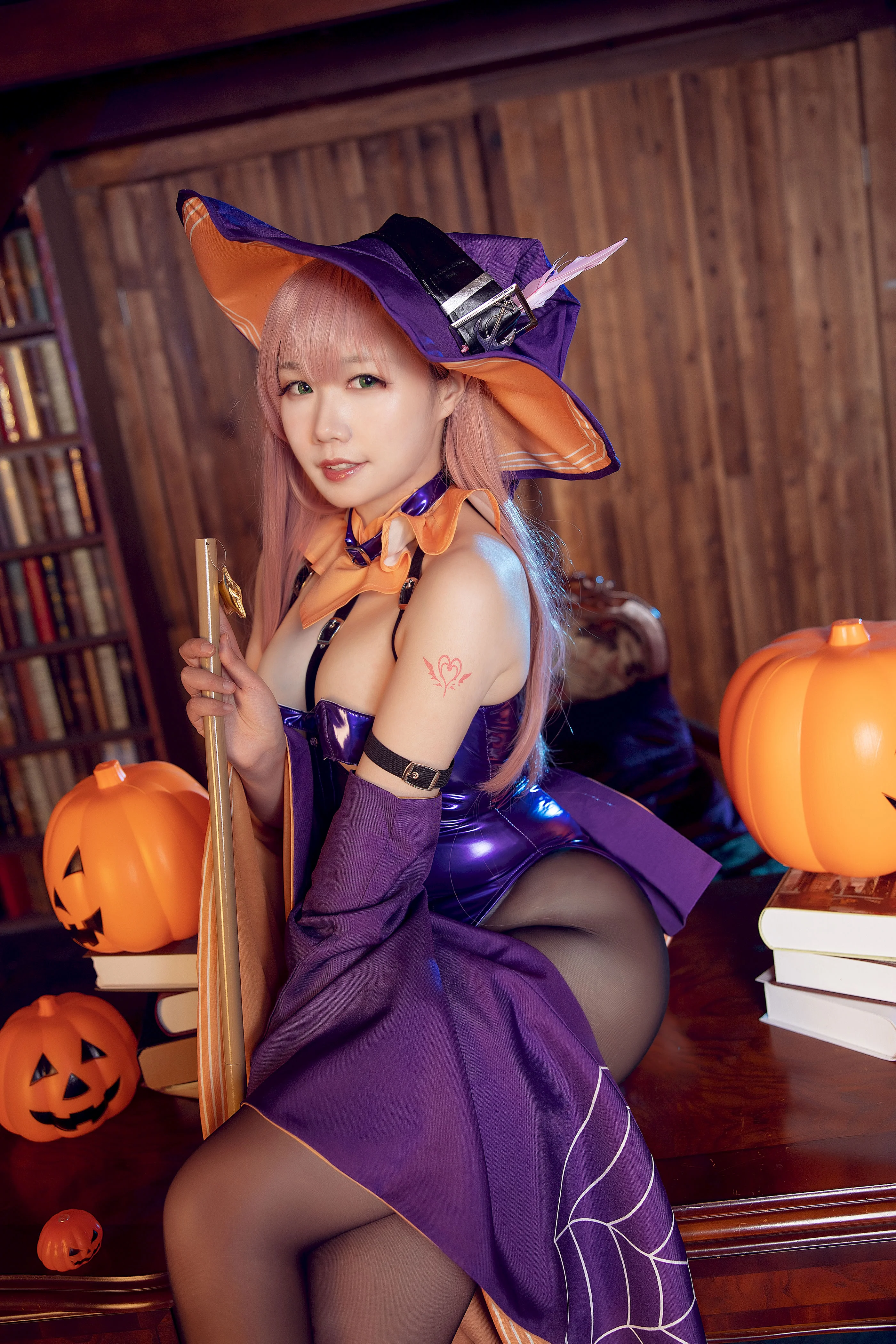 Đọc truyện hentai Tuyển tập Albums siêu phẩm Cosplay - Chap 1176 - Mahua Sauce - Memphis Halloween
