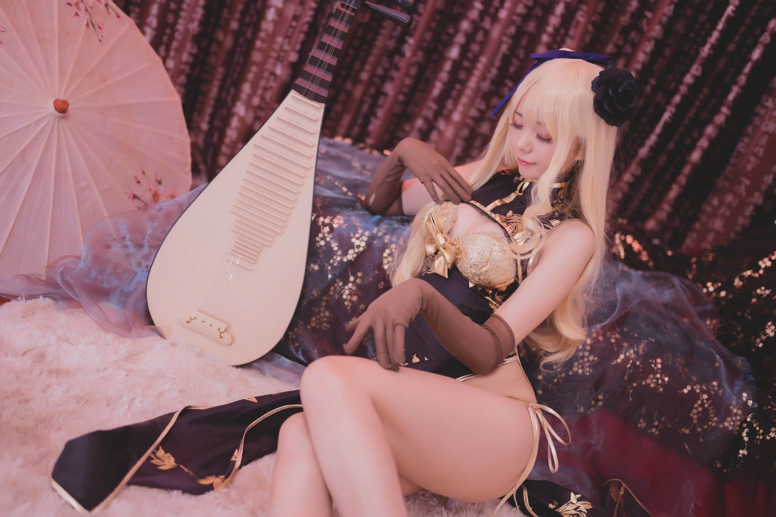 Đọc truyện hentai Tuyển tập Albums siêu phẩm Cosplay - Chap 830 - Ono girl - Golden Lotus Cheongsam