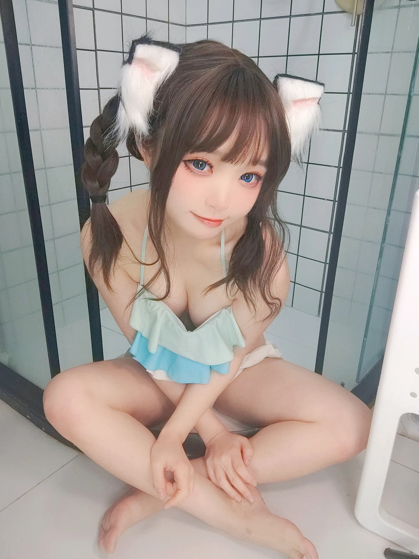 Đọc truyện hentai Tuyển tập Albums siêu phẩm Cosplay - Chap 282 - Kanzawa Nagari - No.008 - Dây bện áo tắm màu xanh trắng