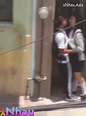 Thanh niên được chăm sóc ở ngoài đường cho đến ở trong lớp học luôn (Thanh niên được chăm sóc ở ngoài đường cho đến ở trong lớp học luôn) []