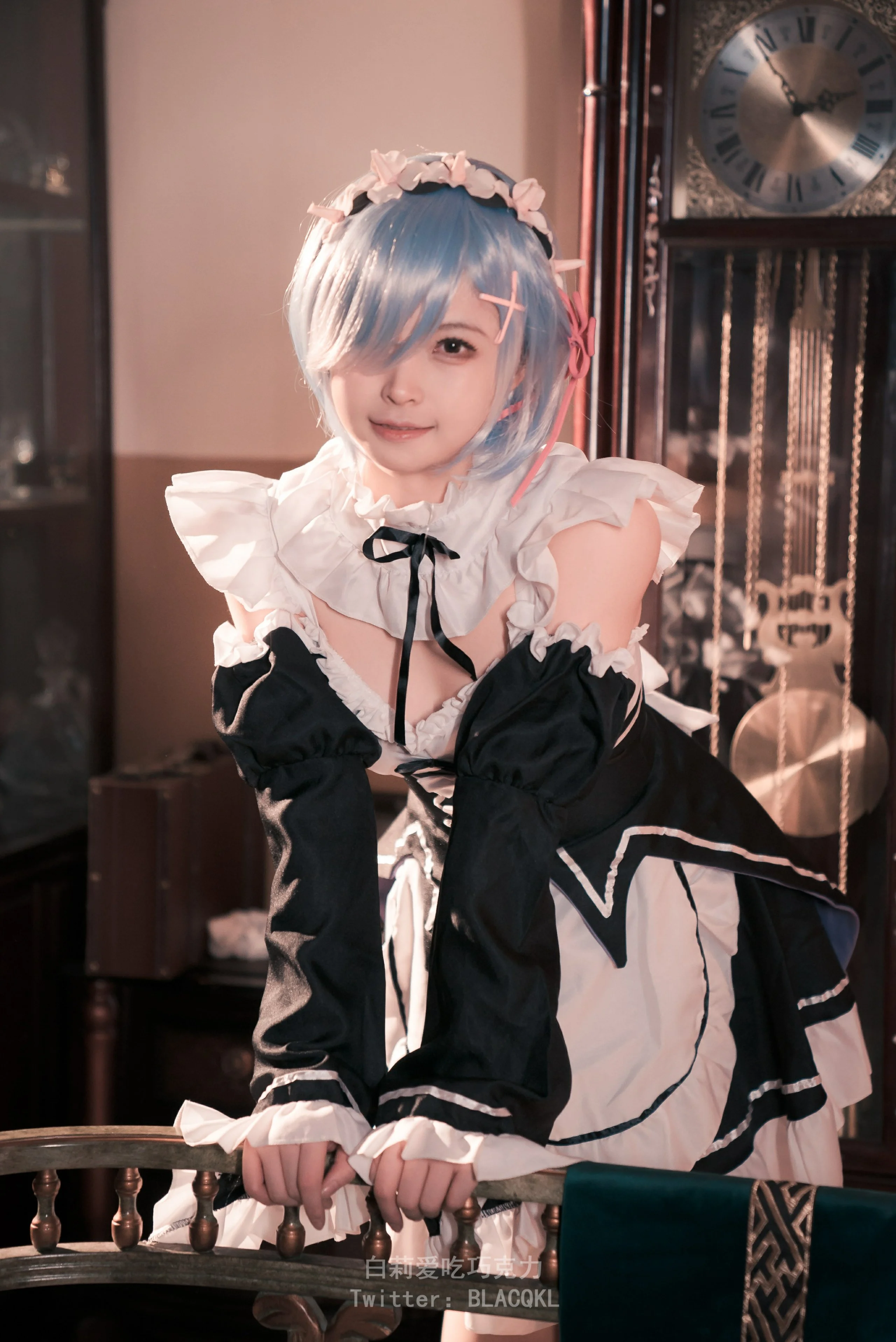Đọc truyện hentai Tuyển tập Albums siêu phẩm Cosplay - Chap 497 - [Bai Li loves chocolate] Rem maid outfit