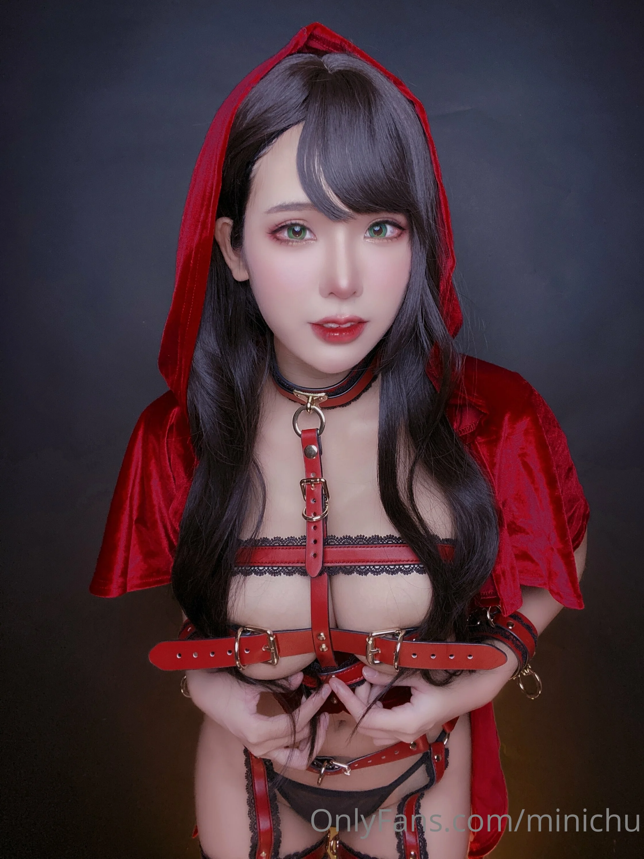 Đọc truyện hentai Tuyển tập Albums siêu phẩm Cosplay - Chap 457 - Minichu - Red Riding Hood